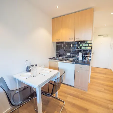 Ferienwohnung-in-malente-fuer-1-person-1-og-mit-balkon-wlan-mede0202 *